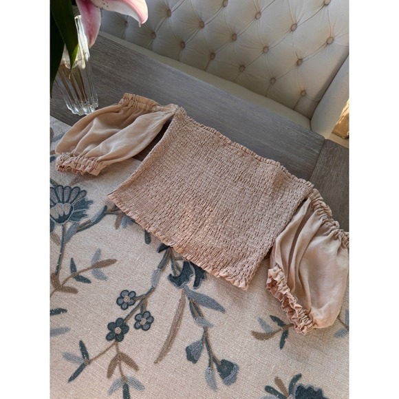 INTERMIX
Marissa Smocked Puff Sleeve Top L - Picture 6 of 11